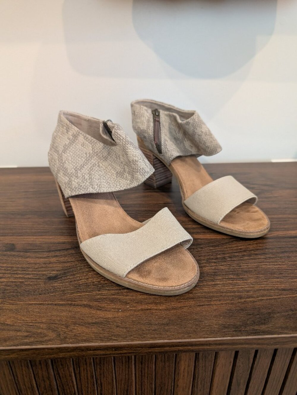 TOMS Women's Majorca Cutout Block Heel Sandal, Size 9